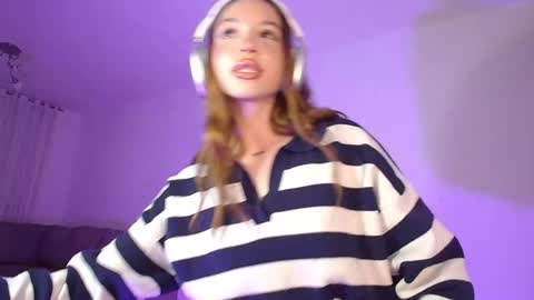 Snapshot of alina_lee01 chatting on 24, 5, 2026 NYX online show from 24, 5, 2026
