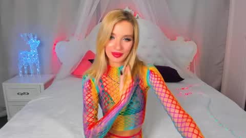 Snapshot of alina_lovelyx chatting on 22, 12, 2024 Alina online show from 22, 12, 2024