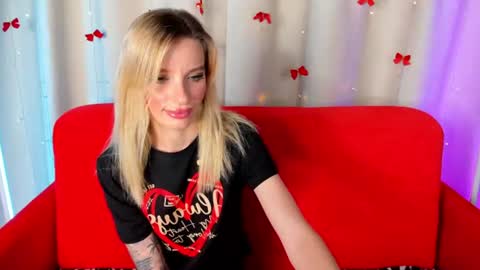 Snapshot of alina_lovelyx chatting on 22, 6, 2026 Alina online show from 22, 6, 2026