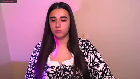 Snapshot of alinaasti_ chatting on 28, 10, 2025 Alina online show from 28, 10, 2025