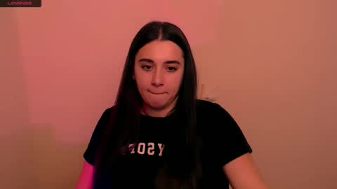 Snapshot of alinaasti_ chatting on 22, 12, 2025 Alina online show from 22, 12, 2025