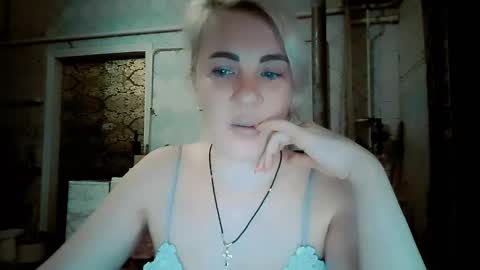 Snapshot of alinafrey_ chatting on 15, 2, 2026 Alina online show from 15, 2, 2026