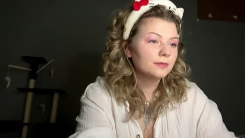 Snapshot of alinahotgirl chatting on 7, 3, 2026 Alina online show from 7, 3, 2026