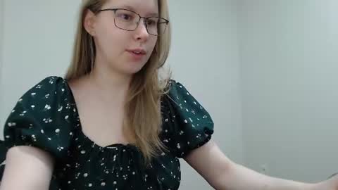 Snapshot of alinasei chatting on 28, 6, 2026 alinasei online show from 28, 6, 2026