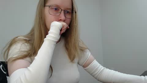 Snapshot of alinasei chatting on 29, 6, 2026 alinasei online show from 29, 6, 2026