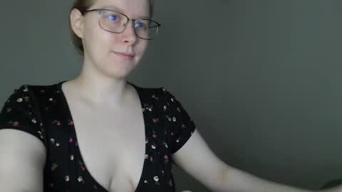 Snapshot of alinasei chatting on 3, 7, 2026 alinasei online show from 3, 7, 2026