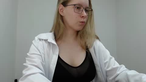 Snapshot of alinasei chatting on 12, 7, 2026 alinasei online show from 12, 7, 2026