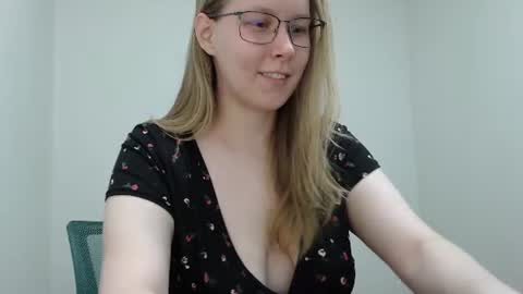 Snapshot of alinasei chatting on 18, 7, 2026 alinasei online show from 18, 7, 2026