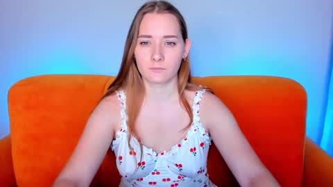 Snapshot of alinawise chatting on 8, 1, 2025 alinawise online show from 8, 1, 2025