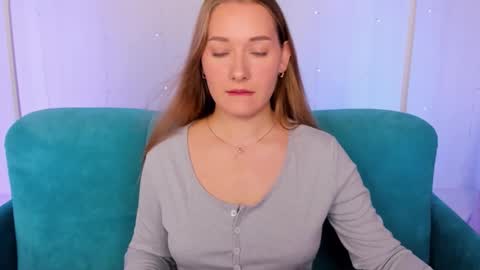 Snapshot of alinawise chatting on 22, 9, 2025 alinawise online show from 22, 9, 2025
