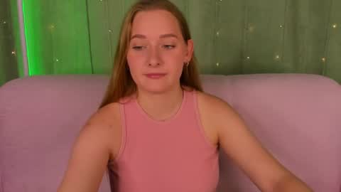 Snapshot of alinawise chatting on 3, 7, 2026 alinawise online show from 3, 7, 2026