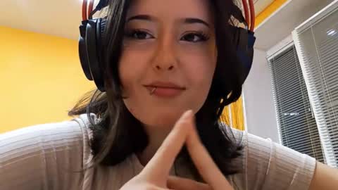 Snapshot of alisafelber chatting on 25, 11, 2025 Yoyo online show from 25, 11, 2025