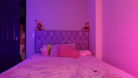 Snapshot of alisha_olsen_ chatting on 4, 12, 2025 alisha_olsen_ online show from 4, 12, 2025