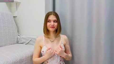 Snapshot of alisia_spinnet chatting on 11, 6, 2026 Alisia online show from 11, 6, 2026
