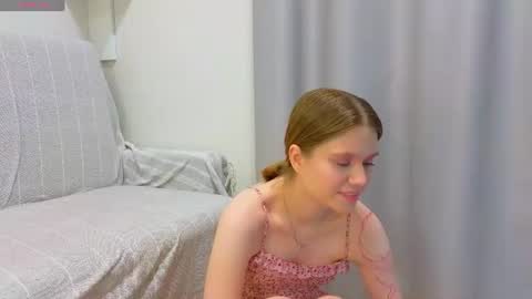 Snapshot of alisia_spinnet chatting on 22, 6, 2026 Alisia online show from 22, 6, 2026