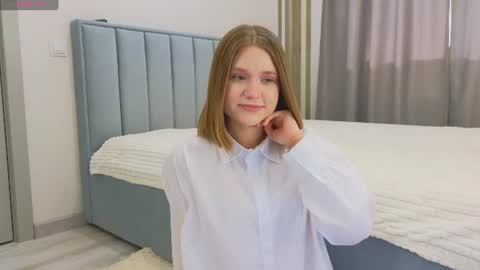 Snapshot of alisia_spinnet chatting on 28, 7, 2026 Alisia online show from 28, 7, 2026
