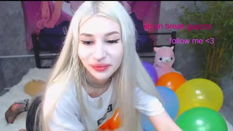 Snapshot of alison_moonlight chatting on 11, 5, 2026 Alison online show from 11, 5, 2026