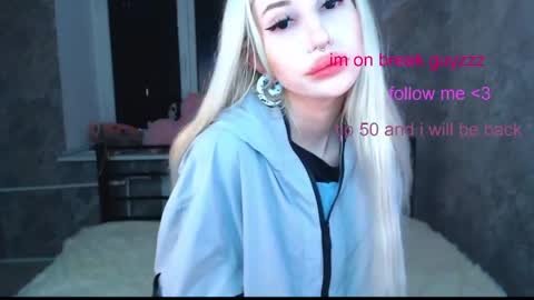 Snapshot of alison_moonlight chatting on 19, 5, 2026 Alison online show from 19, 5, 2026
