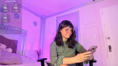 Alison Fishert online show from 25, 10, 2025