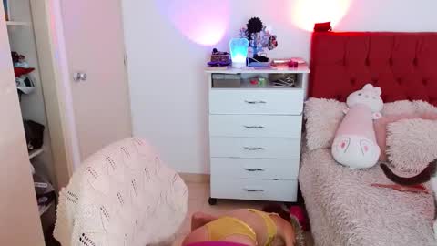 alissesallie_ online show from 28, 11, 2025