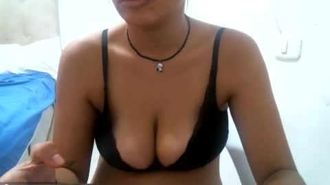 Snapshot of alisson_2508 chatting on 21, 5, 2026 alison online show from 21, 5, 2026