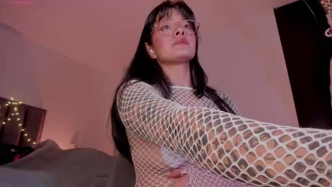    online show from 6, 11, 2025