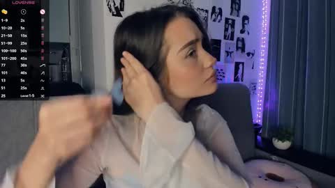 Alivia online show from 10, 11, 2025