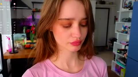 Snapshot of aliviawithlove chatting on 4, 7, 2026 Alivia online show from 4, 7, 2026