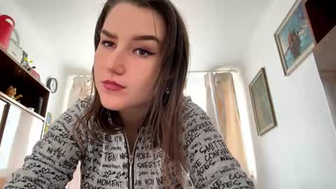 Snapshot of alizavigneau chatting on 14, 7, 2026 Alice online show from 14, 7, 2026