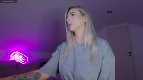 A day u didnt smile is a lost day online show from 1, 4, 2026