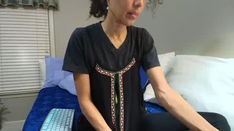 wishlist on bio online show from 22, 11, 2025