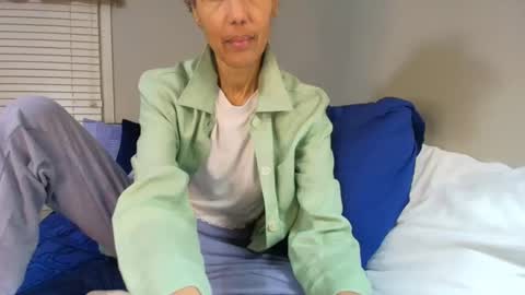 wishlist on bio online show from 23, 11, 2025