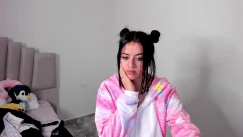 Snapshot of alli_cooper chatting on 21, 2, 2025 Ali online show from 21, 2, 2025