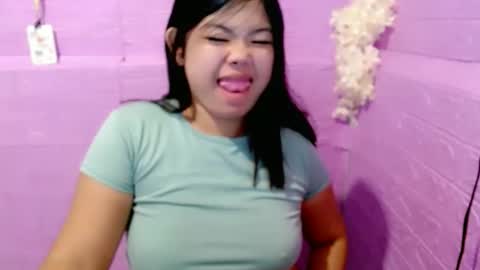 Snapshot of allianahpetit chatting on 21, 12, 2025 allianahpetit online show from 21, 12, 2025