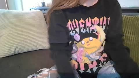 Snapshot of alliebearx chatting on 16, 7, 2026 alliebearx online show from 16, 7, 2026