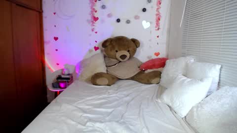 Allie  online show from 26, 2, 2025