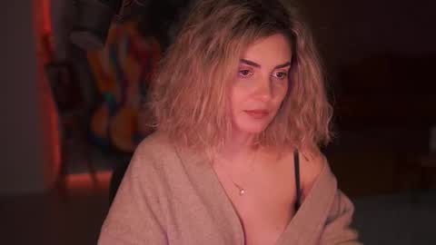 Snapshot of alliesynns chatting on 7, 1, 2026 Allie online show from 7, 1, 2026