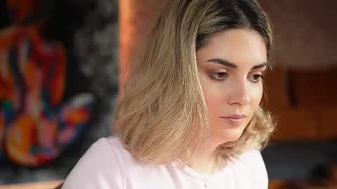 Snapshot of alliesynns chatting on 12, 1, 2026 Allie online show from 12, 1, 2026