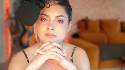 Snapshot of alliesynns chatting on 13, 1, 2026 Allie online show from 13, 1, 2026