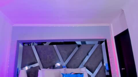    online show from 1, 2, 2025