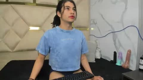 Snapshot of allison_69ts chatting on 11, 11, 2025 allison_69ts online show from 11, 11, 2025