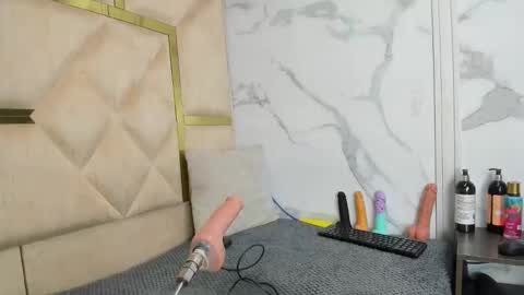 Snapshot of allison_69ts chatting on 13, 11, 2025 allison_69ts online show from 13, 11, 2025