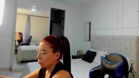 Snapshot of allisonlove_88 chatting on 26, 4, 2026 ALLISON online show from 26, 4, 2026