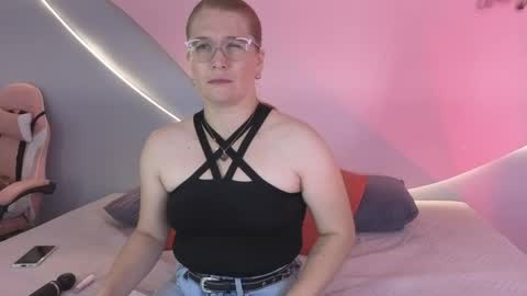 Snapshot of allisonroberts_ chatting on 2, 5, 2026 Alli online show from 2, 5, 2026