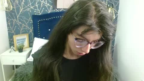 Snapshot of alllyson_ chatting on 23, 5, 2026 alison online show from 23, 5, 2026