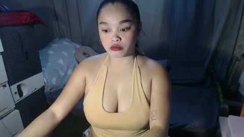 Snapshot of alluring_bobbies chatting on 24, 11, 2025 dhiharu online show from 24, 11, 2025