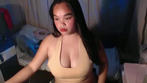 Snapshot of alluring_bobbies chatting on 14, 1, 2026 dhiharu online show from 14, 1, 2026