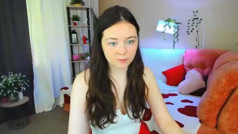 Snapshot of alluringeyess chatting on 19, 6, 2026 alluringeyess online show from 19, 6, 2026