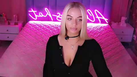 AlwaysHot online show from 12, 2, 2026