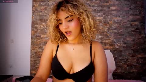 Snapshot of ally_summer chatting on 30, 11, 2025 ally_summer online show from 30, 11, 2025